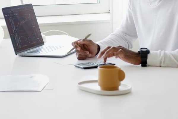 laptop-coffee-wfh