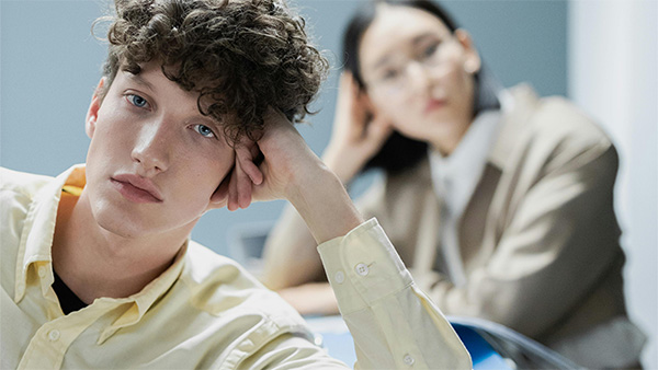 Quiet cracking: the silent employee struggle (and how to solve it)