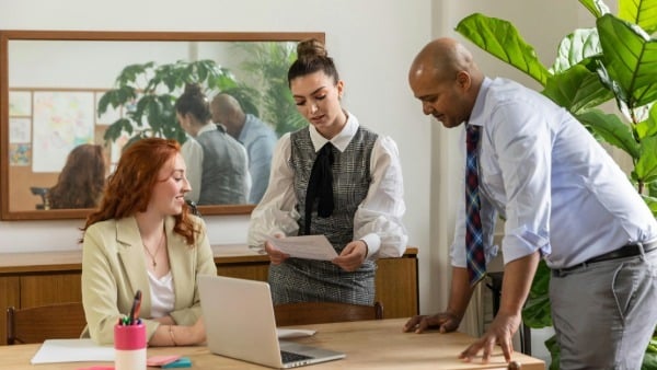 Competitive intelligence explained: how to track competitors